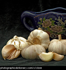 Photo of cloves of garlic