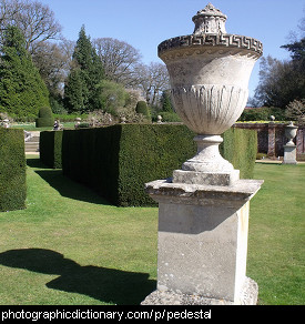 Photo of an urn on a pedestal